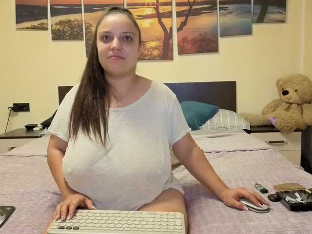 adellineee live cam preview