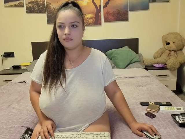 adellineee live cam on BongaCams