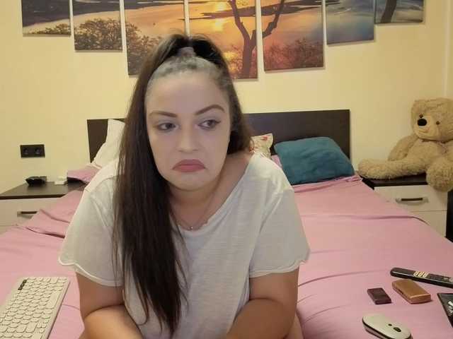adellineee live cam on BongaCams
