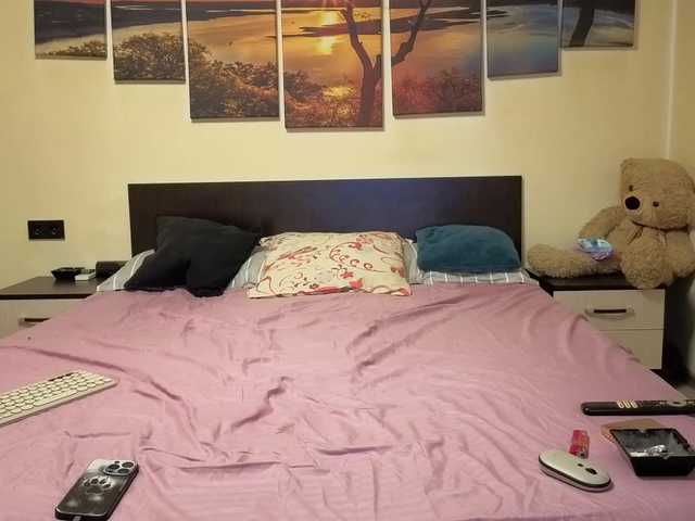 adellineee live cam on BongaCams