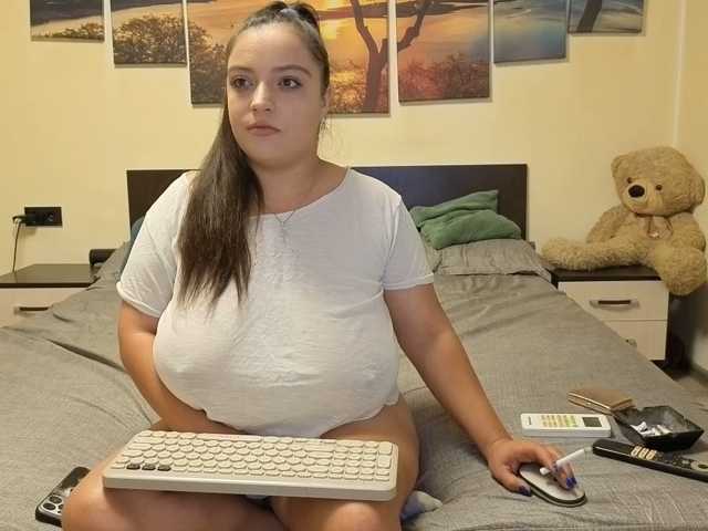 adellineee live cam preview