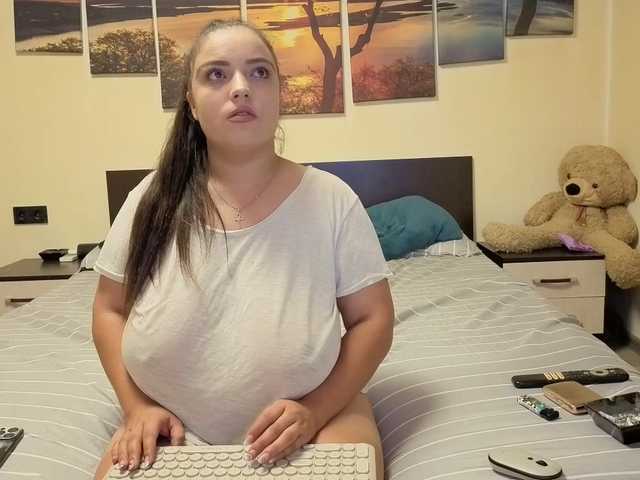 adellineee live cam preview