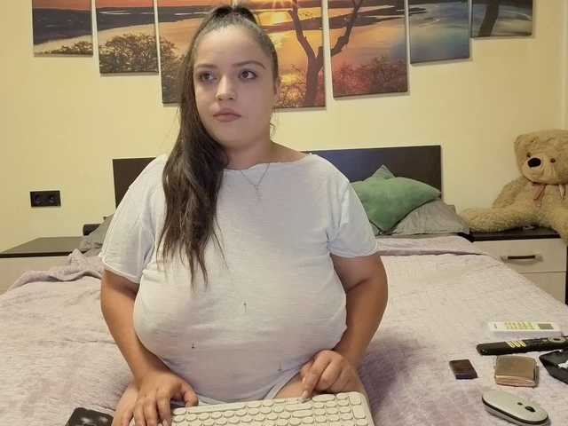 adellineee live cam on BongaCams