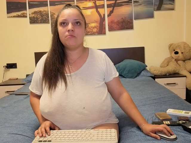 adellineee live cam on BongaCams