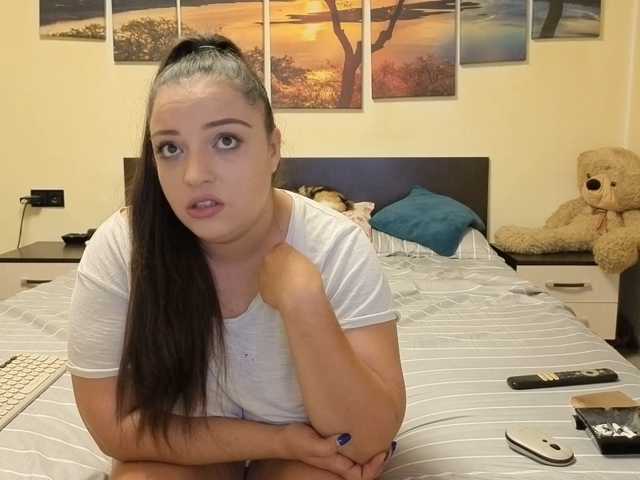 adellineee live cam preview