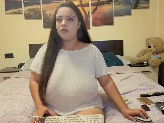 adellineee live cam on BongaCams