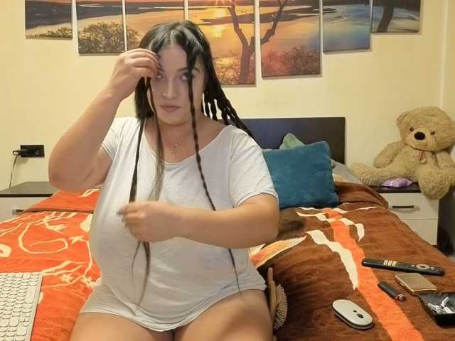 adellineee live cam on BongaCams