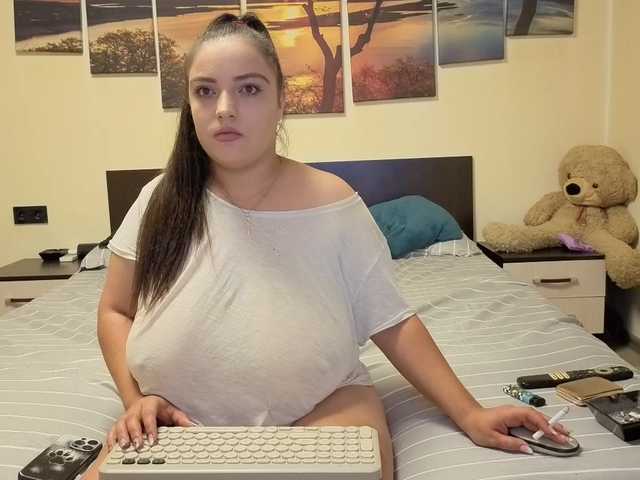 adellineee live cam on BongaCams