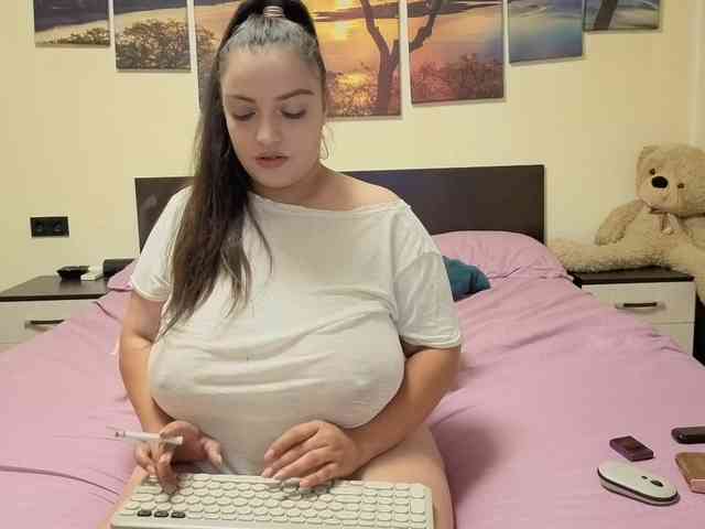 adellineee webcam