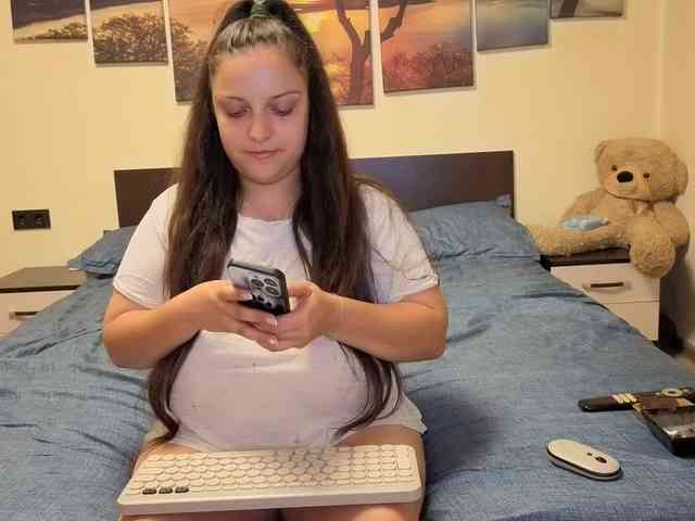 adellineee webcam