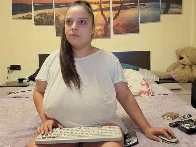 adellineee webcam
