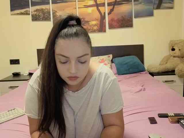 adellineee webcam