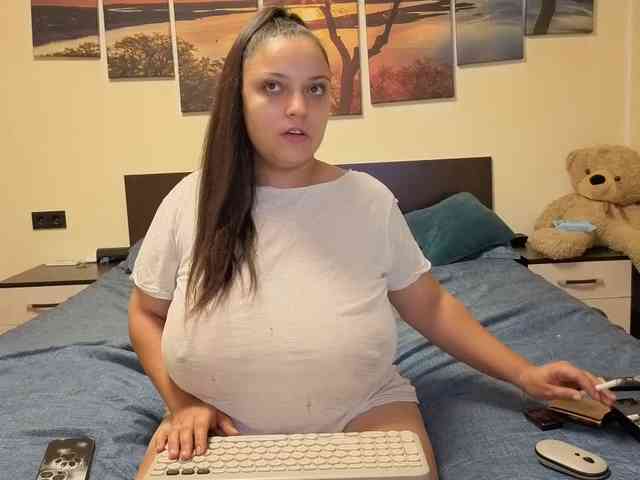 adellineee webcam