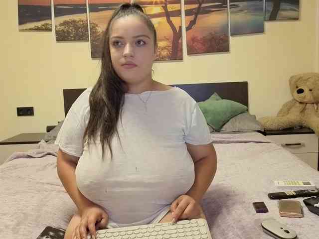 adellineee webcam