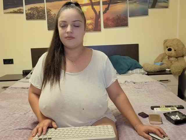 adellineee webcam