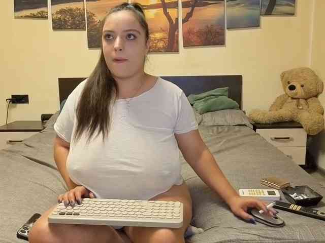 adellineee webcam
