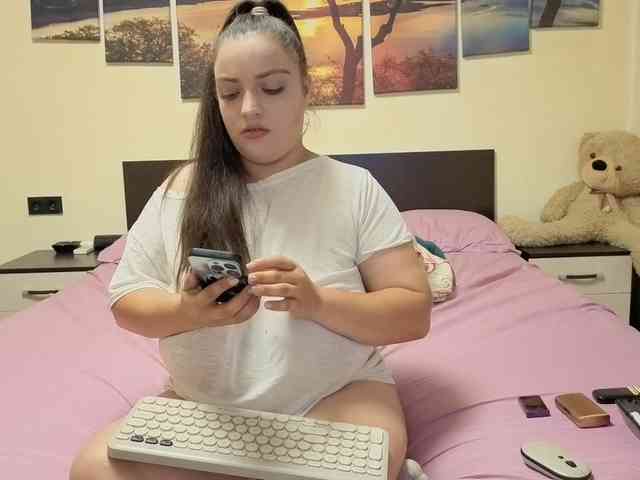 adellineee webcam