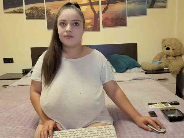 adellineee webcam