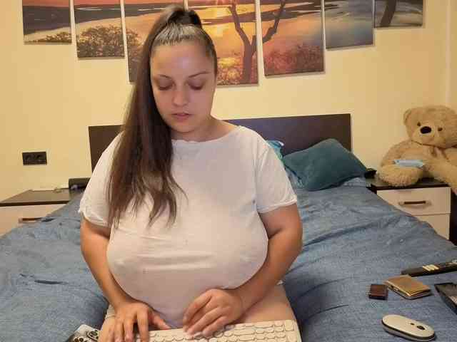 adellineee webcam