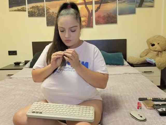 adellineee webcam