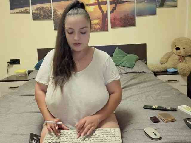 adellineee webcam