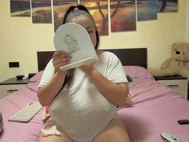 adellineee webcam
