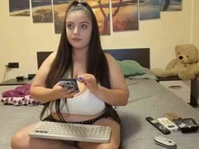 adellineee webcam