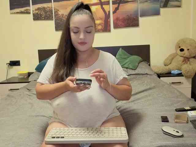 adellineee webcam