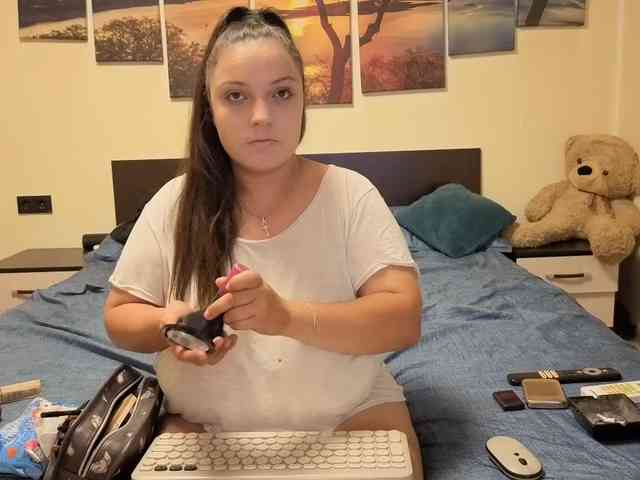 adellineee webcam