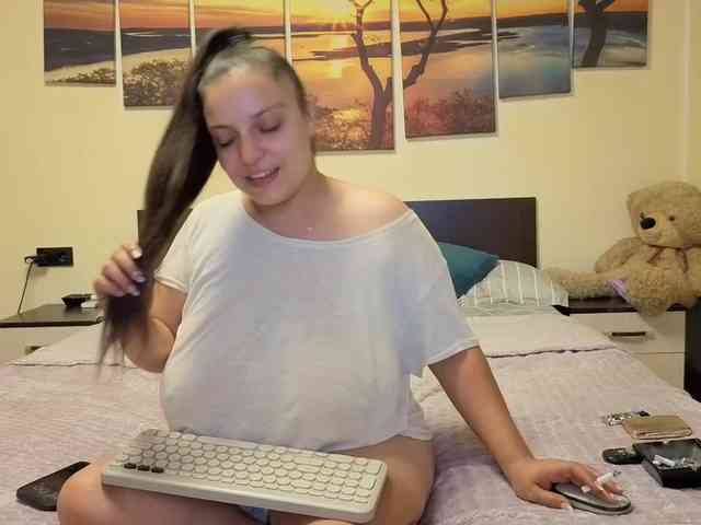adellineee webcam
