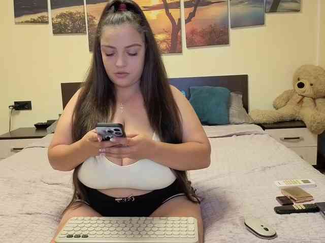 adellineee webcam