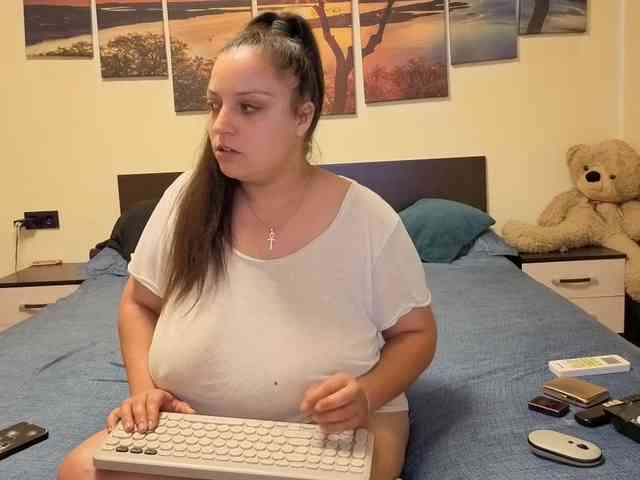 adellineee webcam