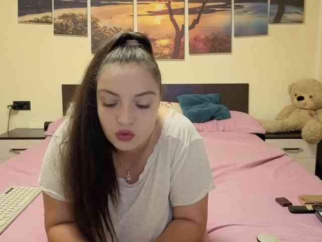 adellineee webcam