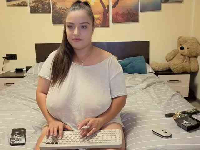adellineee webcam