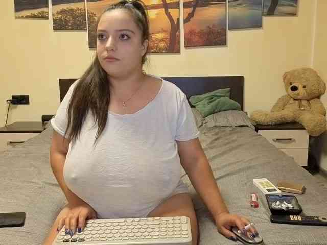 adellineee webcam
