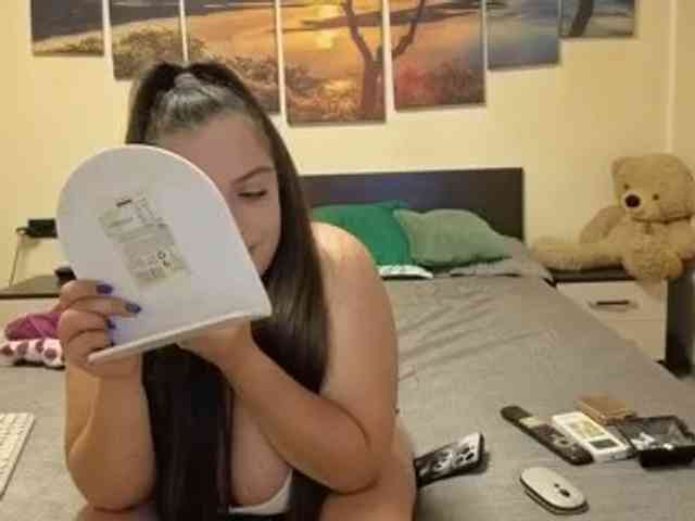 adellineee webcam