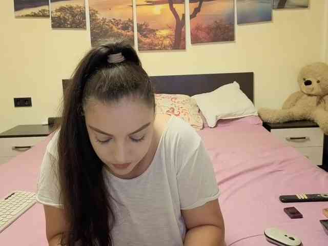 adellineee webcam