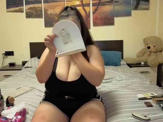 adellineee webcam