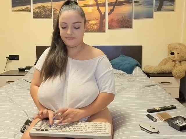 adellineee webcam