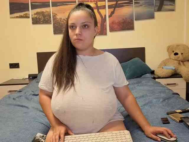 adellineee webcam