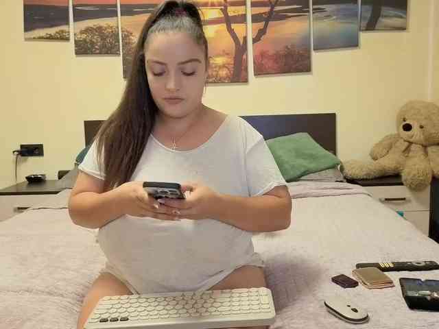 adellineee webcam
