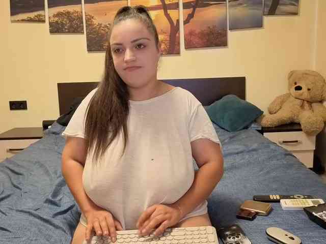 adellineee webcam