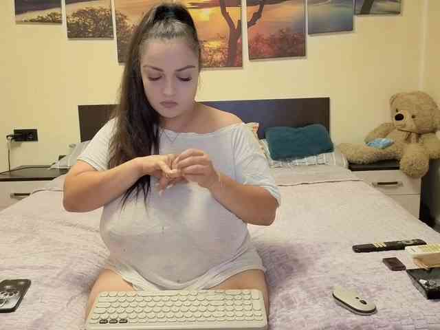 adellineee webcam
