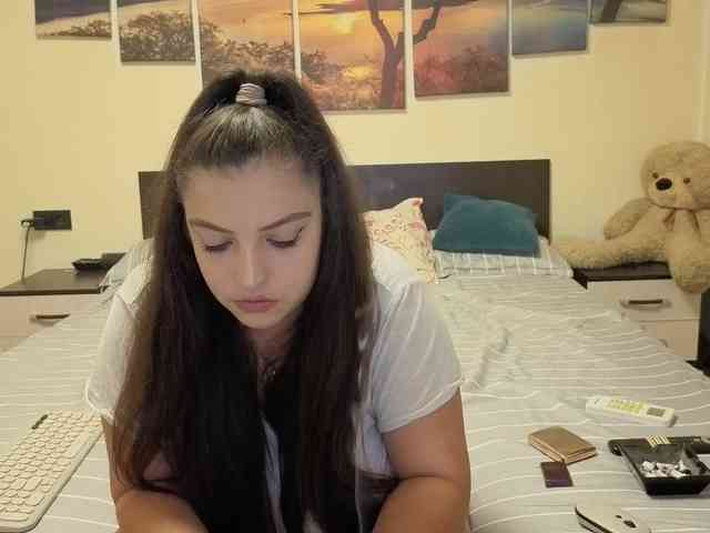 adellineee webcam