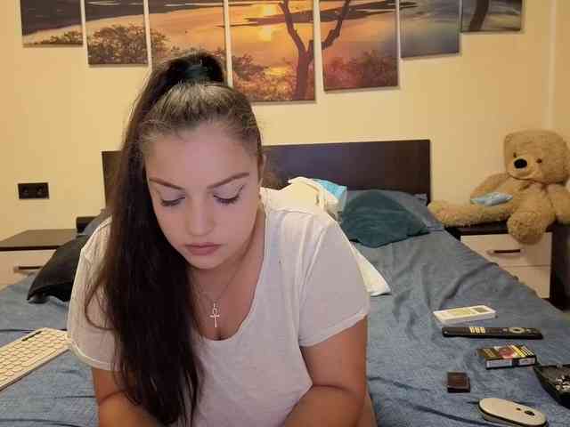 adellineee webcam