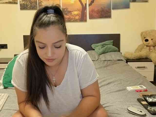adellineee's live room