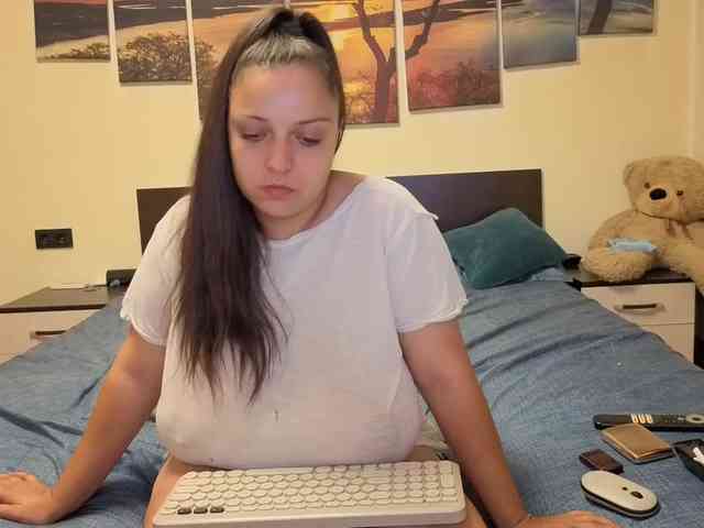 adellineee webcam