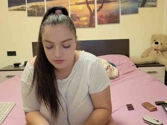 adellineee webcam