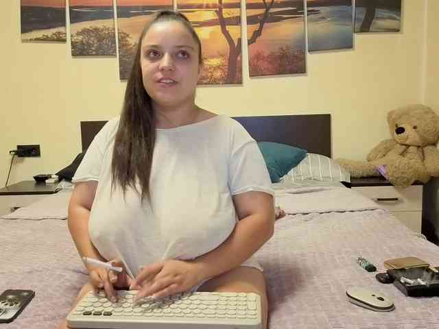 adellineee webcam