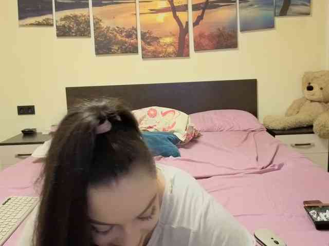 adellineee Live Webcam on BongaCams